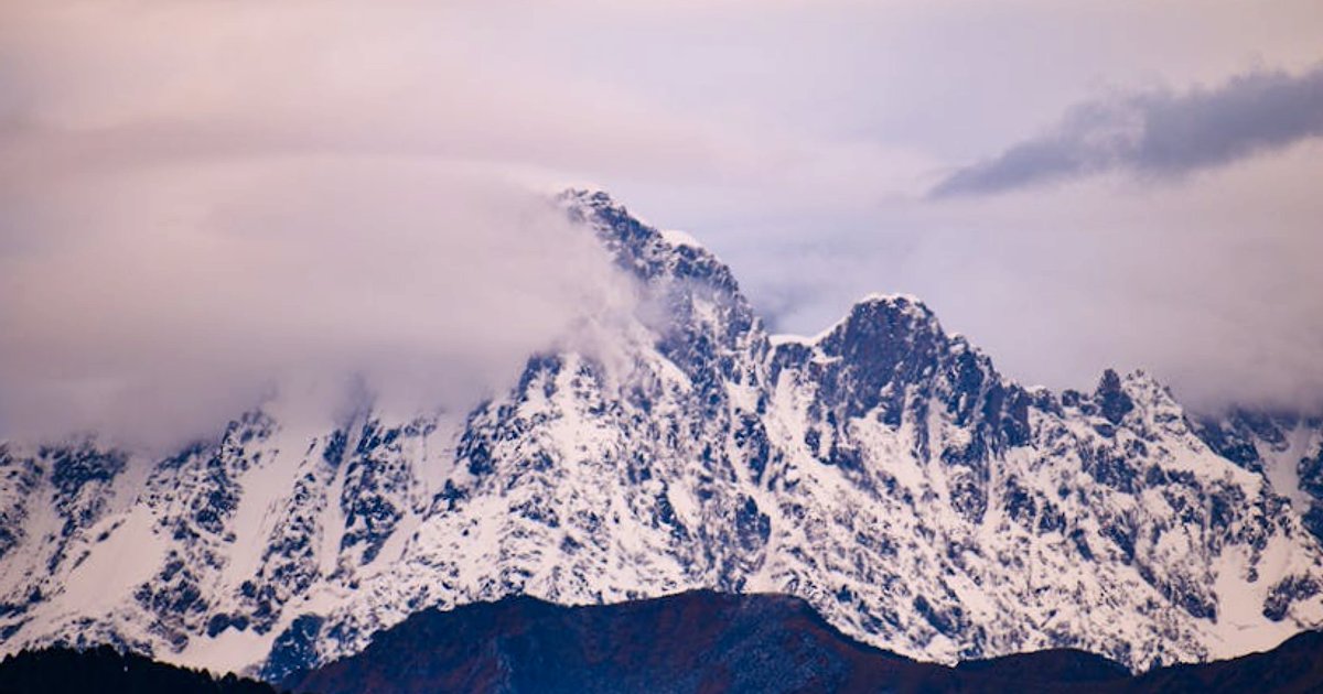 Assicurazione trekking Himalaya: la guida pratica che nessuno ti fa (finché non ti serve l’elicottero)