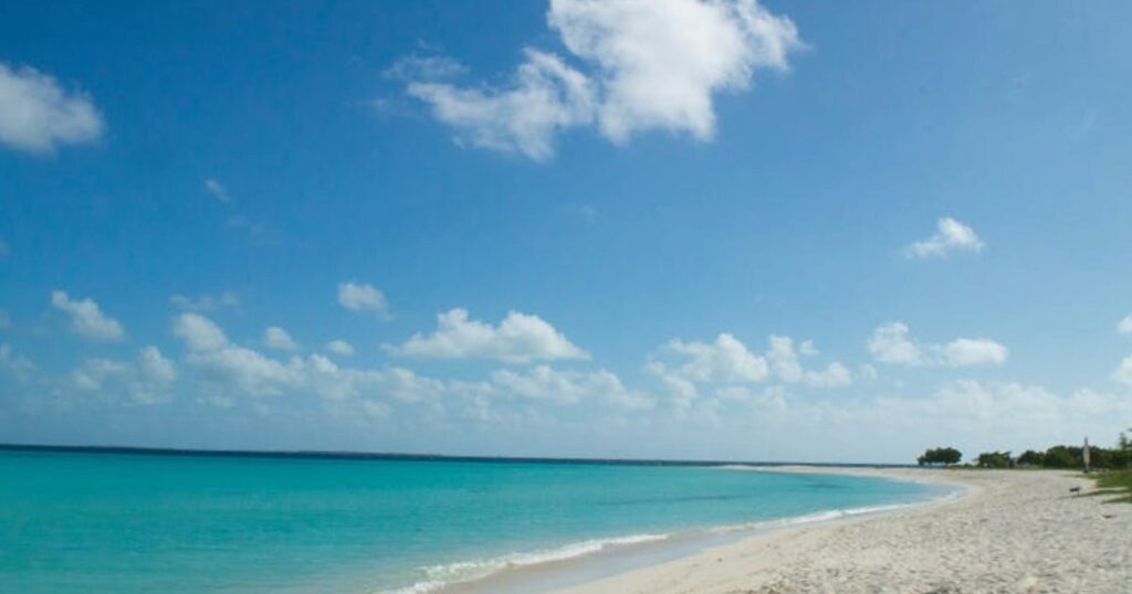 Le migliori spiagge di Cuba per famiglie: Varadero o Cayos? La risposta che nessuno ti dà nei cataloghi