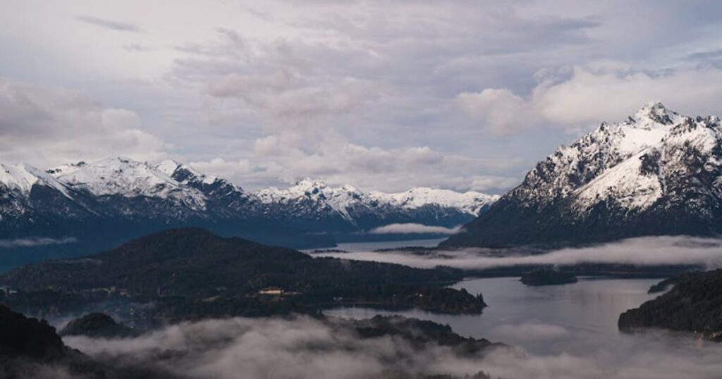 Trekking iconici in Patagonia: quanto costa davvero (e quanta gamba serve)?