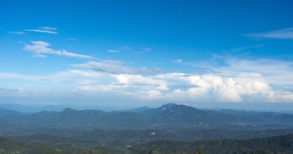 Treno panoramico Kandy–Ella: come prenotare (davvero) nel 2025–2026, quanto costa e quando conviene l’auto
